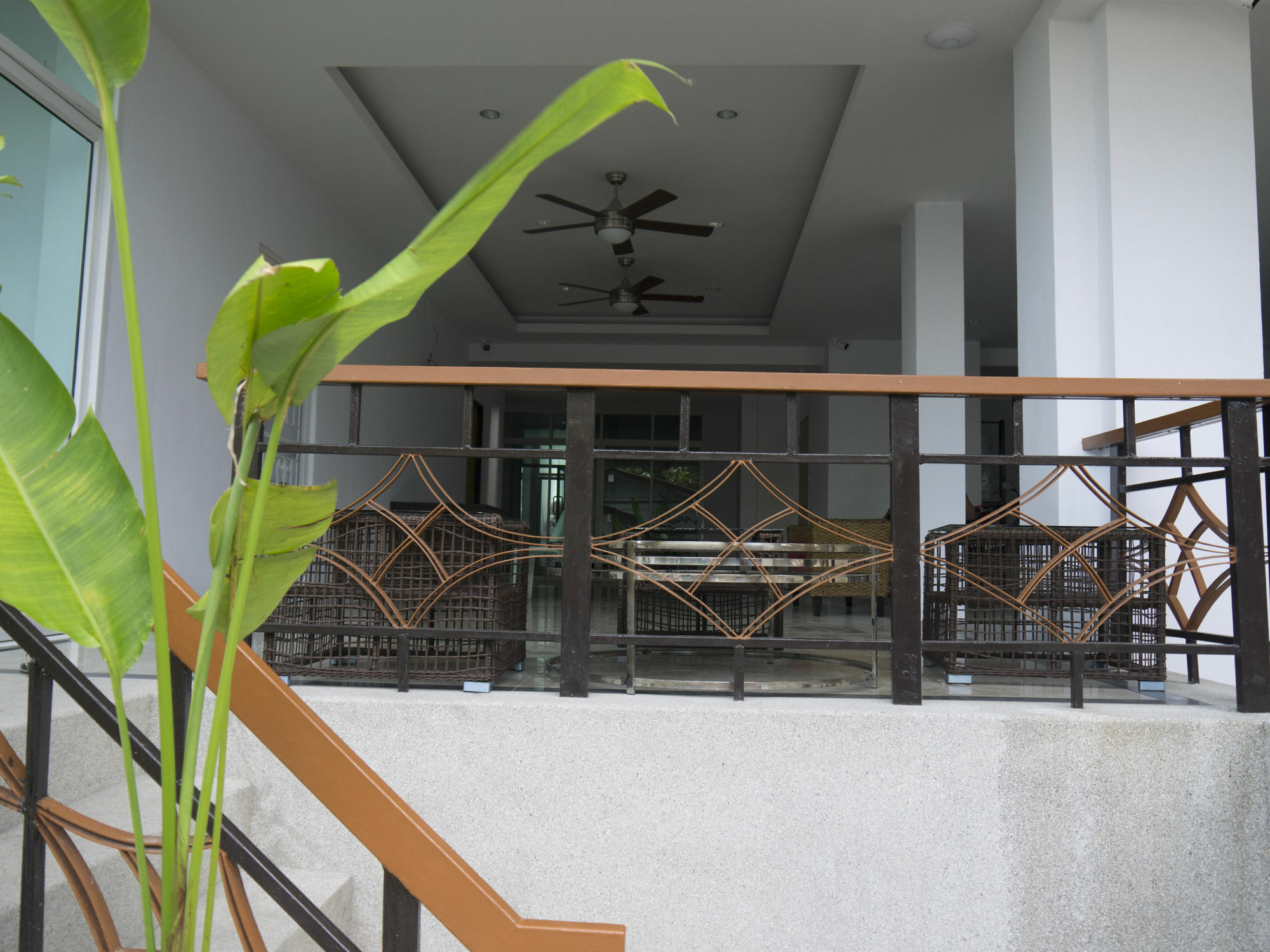 Darisa Apartment Service Patong Eksteriør bilde